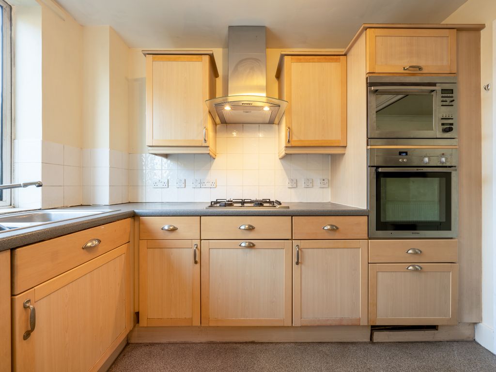 3 bed flat for sale in North Bank, London NW8, £995,000