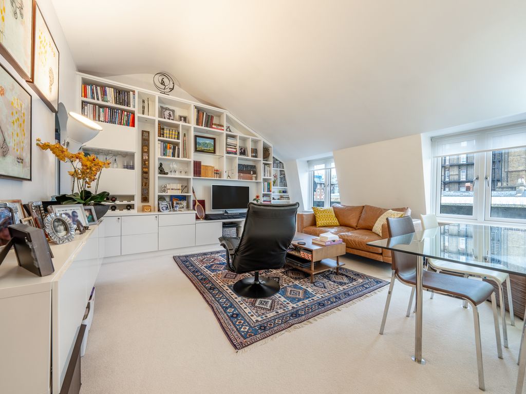 2 bed flat for sale in Blenheim Terrace, London NW8, £785,000