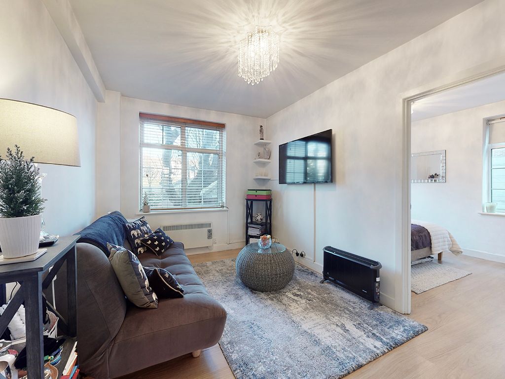 1 bed flat for sale in Abbey Road, London NW8, £475,000