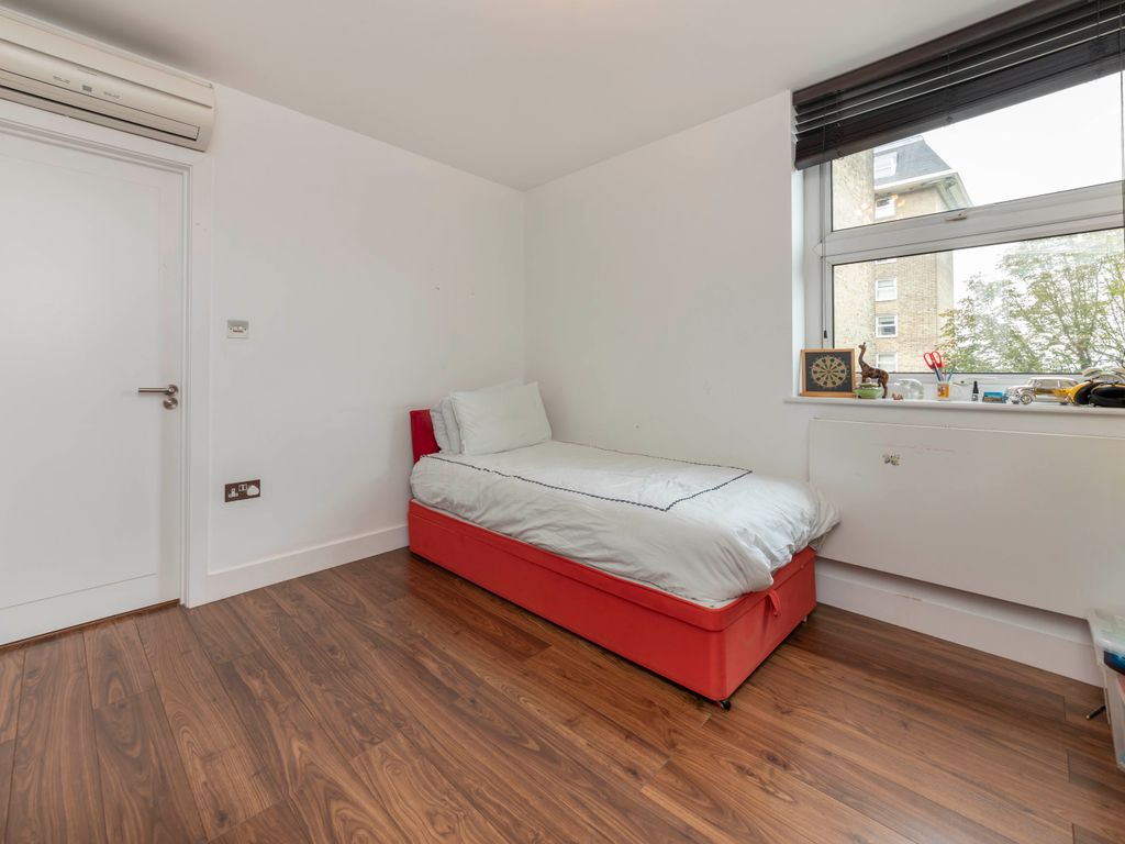 3 bed flat for sale in St John's Wood Park, St John's Wood, London NW8, £1,295,000