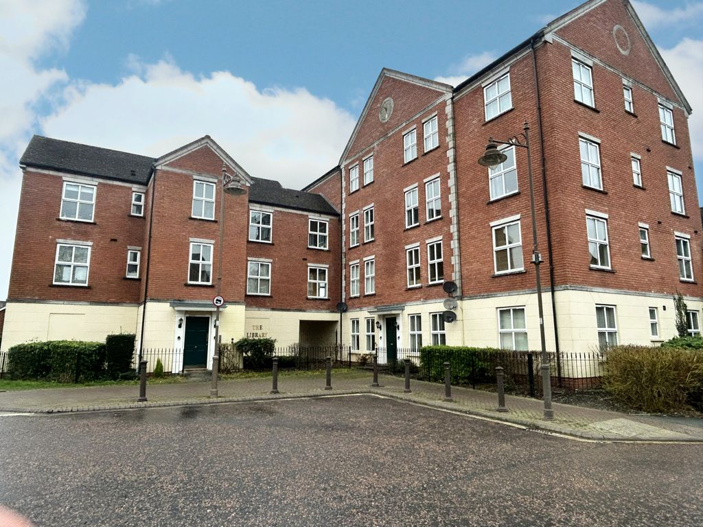 2 bed flat for sale in The Library, Dickens Heath Road, Dickens Heath B90, £215,000