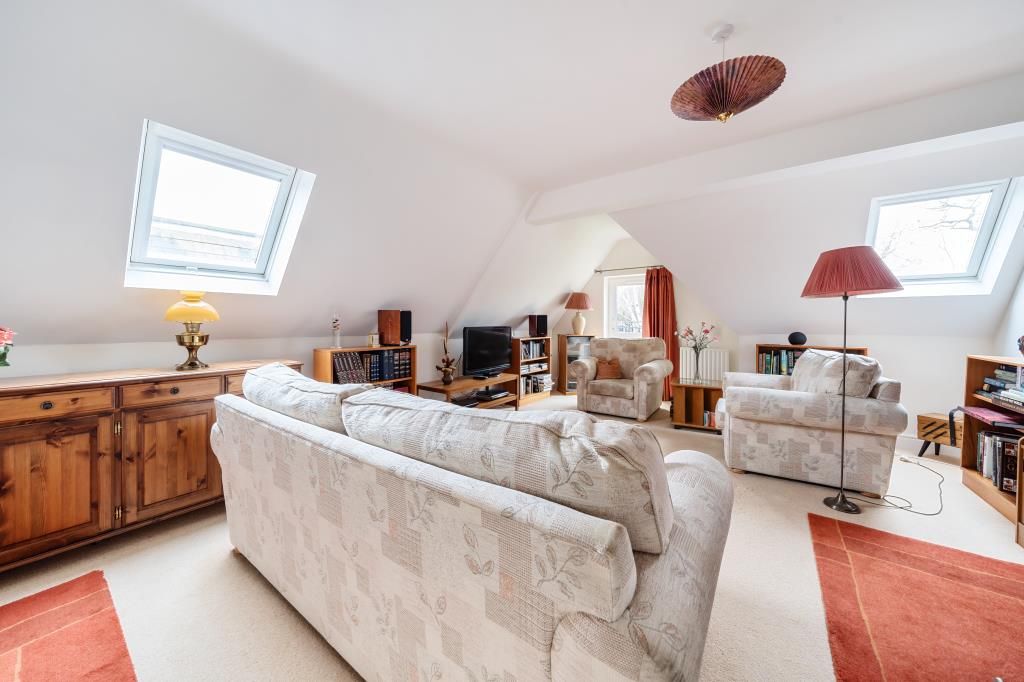 2 bed flat for sale in Maidenhead, Berkshire SL6, £425,000