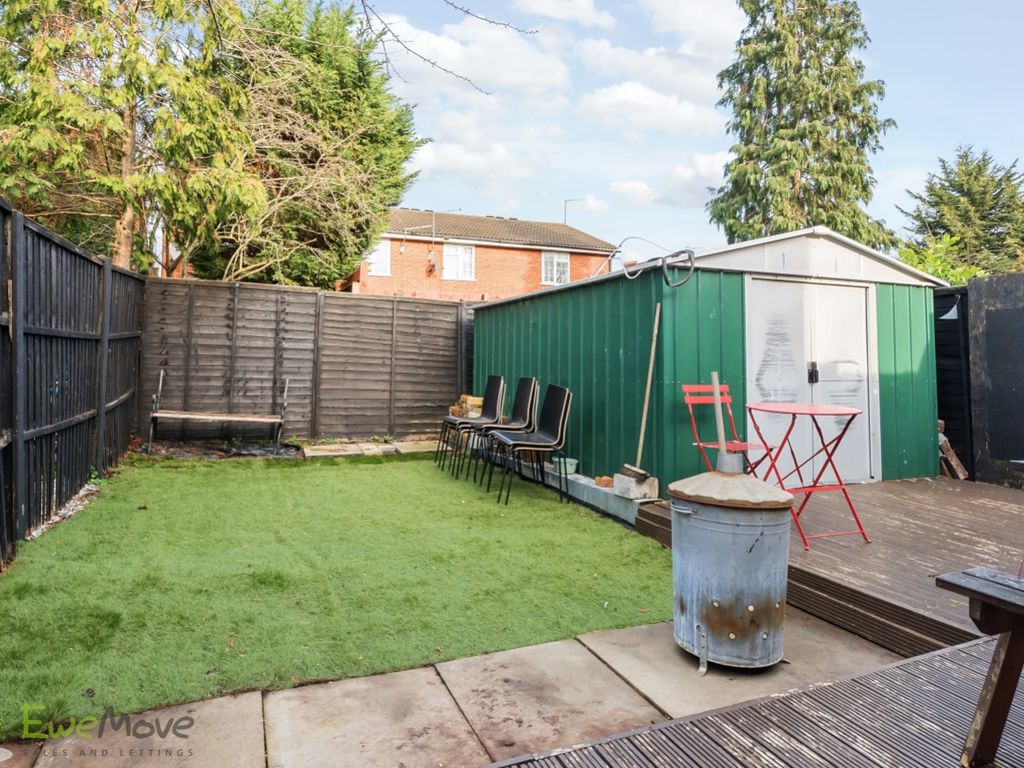 4 bed semi-detached house for sale in Poplar Grove, London, Greater London N11, £650,000
