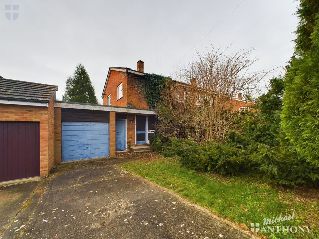 3 bed semi-detached house for sale in Churchway, Haddenham, Aylesbury, Buckinghamshire HP17, £399,950