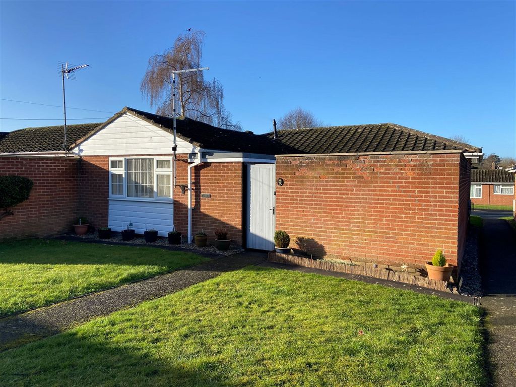 2 bed semi-detached bungalow for sale in Arden Road, Henley-In-Arden B95, £285,000