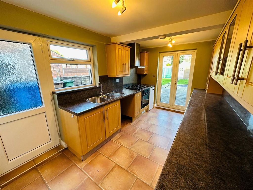3 bed semi-detached house for sale in Bournville, Goole DN14, £150,000