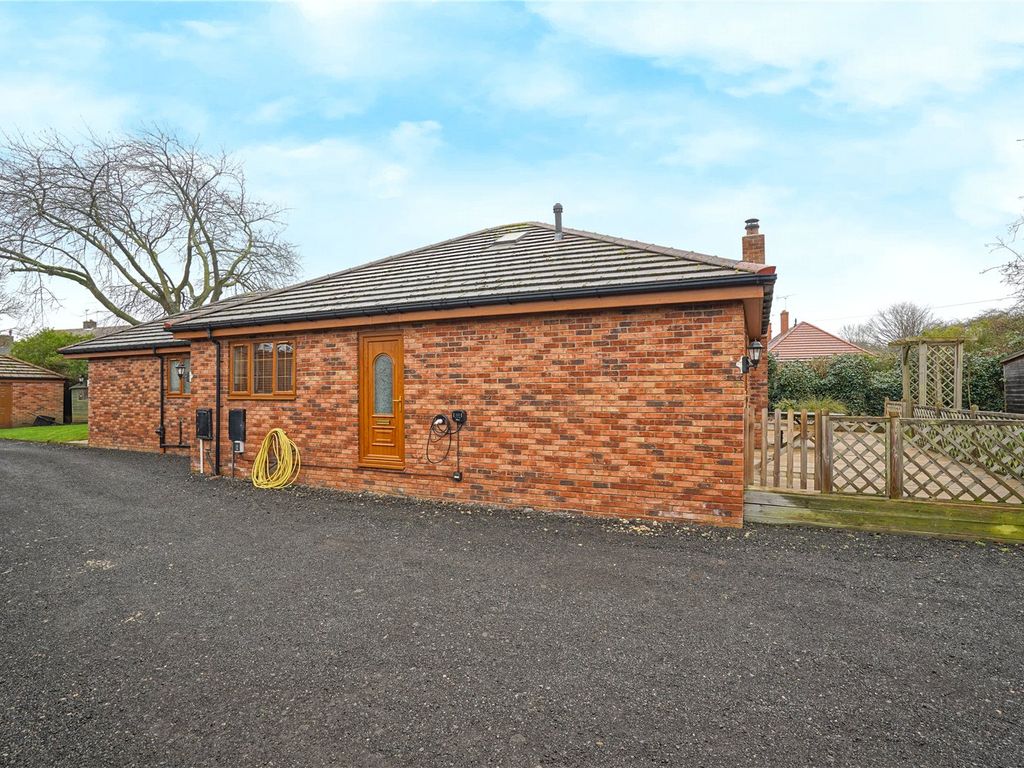 3 bed bungalow for sale in Wilberforce Court, South Anston, Sheffield, South Yorkshire S25, £375,000