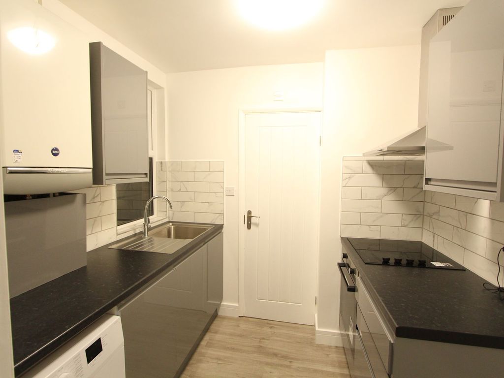 1 bed flat to rent in Oxford Road, Reading RG30, £1,100 pcm