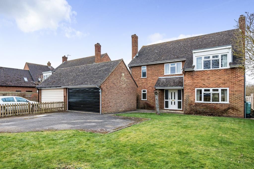 4 bed detached house for sale in Ickford, Buckinghamshire HP18, £750,000