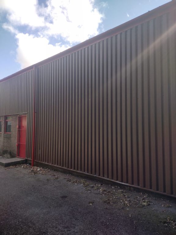 Warehouse to let in Bowen Industrial Estate, Bargoed CF81, £15,600 pa