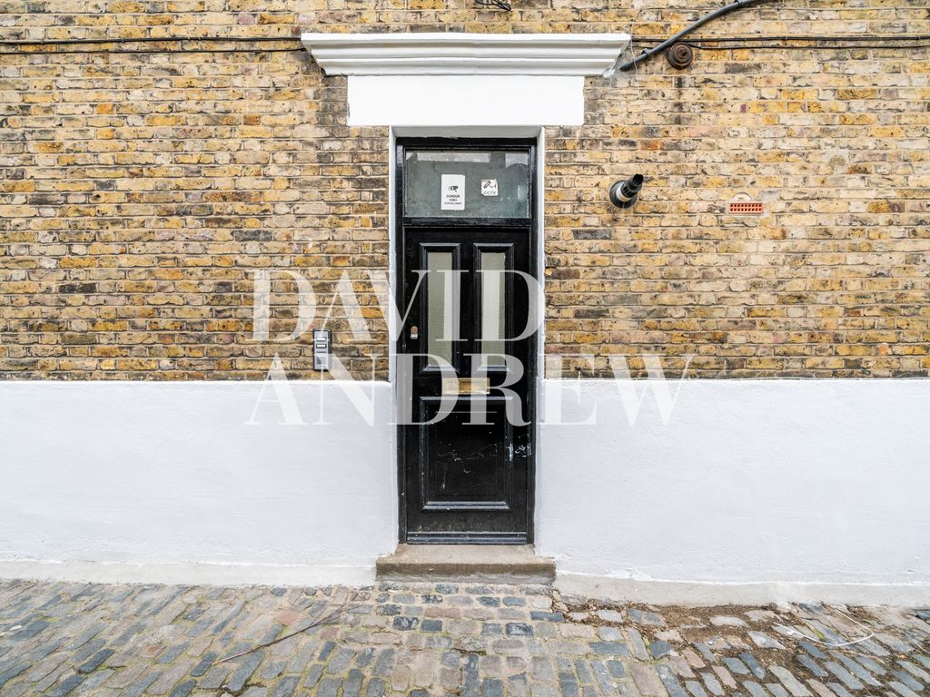 Studio to rent in Glyn Road, London E5, £1,200 pcm
