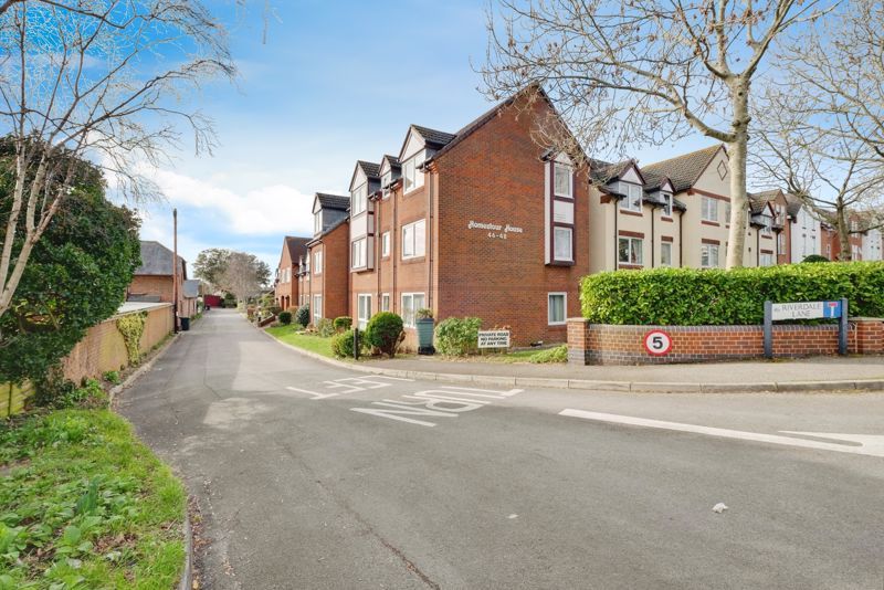 1 bed flat for sale in Homestour House, Christchurch BH23, £120,000