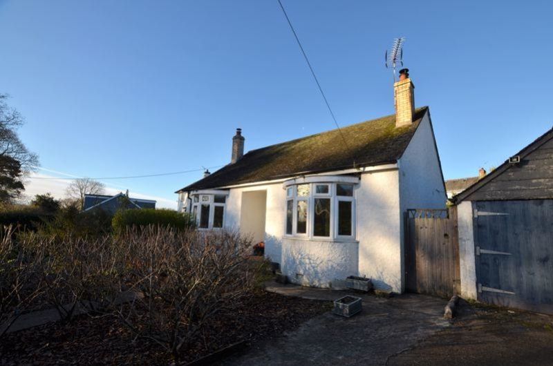 2 bed detached bungalow to rent in Halgavor Road, Bodmin PL31, £950 pcm