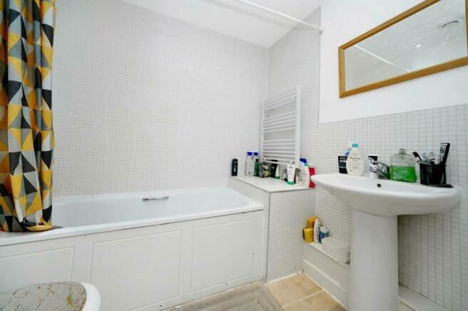 2 bed flat for sale in Pancras Way, London E3, £410,000