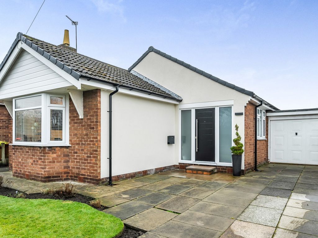 3 bed detached bungalow for sale in Kinloch Way, Ormskirk L39, £300,000