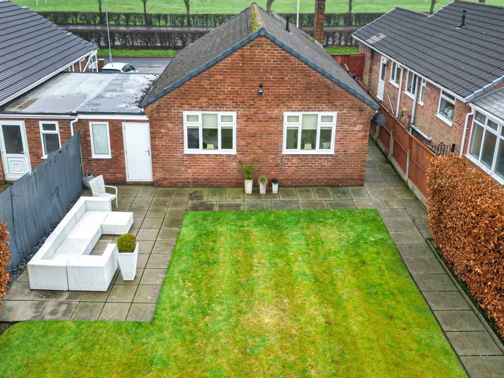 3 bed detached bungalow for sale in Kinloch Way, Ormskirk L39, £300,000