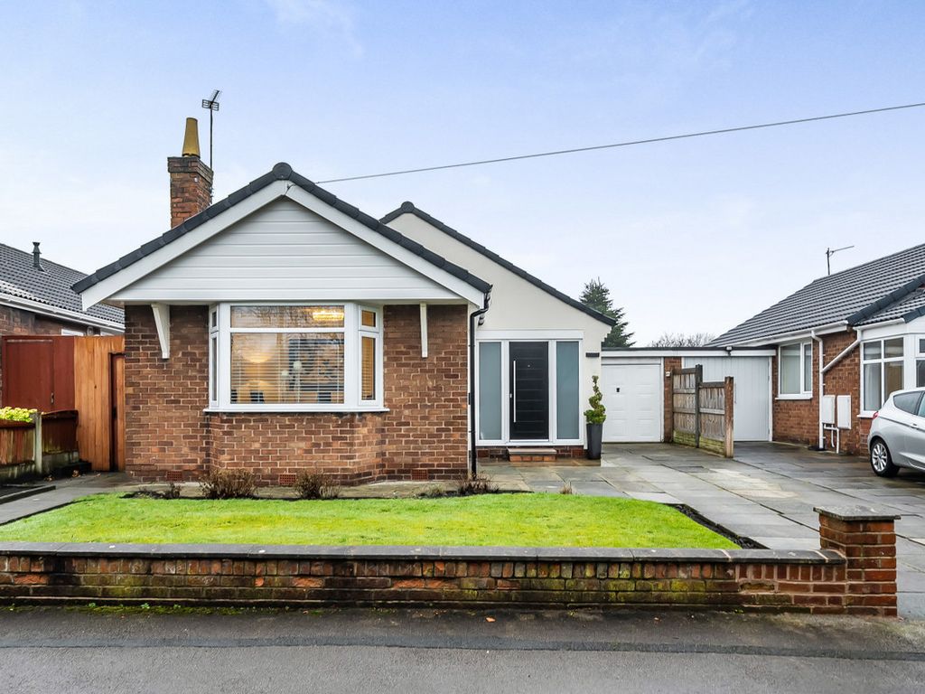 3 bed detached bungalow for sale in Kinloch Way, Ormskirk L39, £300,000