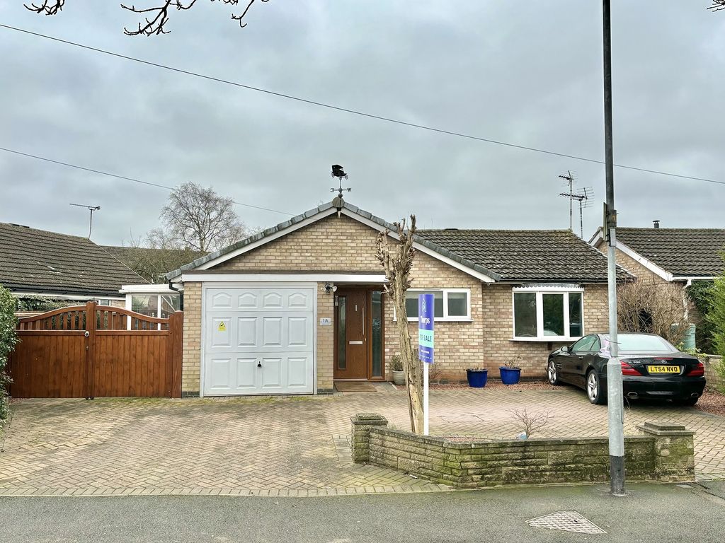 2 bed detached bungalow for sale in Hospital Lane, Blaby, Leicester, Leicestershire. LE8, £375,000