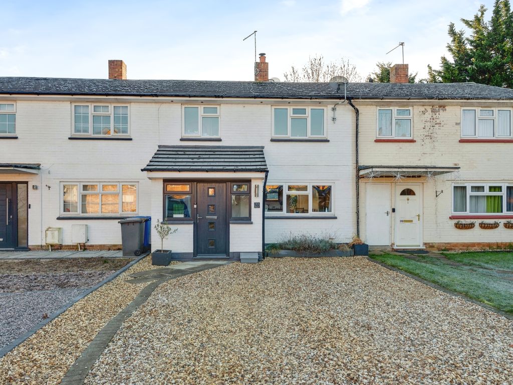 3 bed terraced house for sale in Lesters Road, Cookham SL6, £475,000