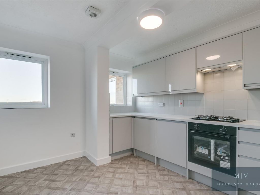 2 bed flat for sale in Woburn Road, Croydon CR0, £270,000