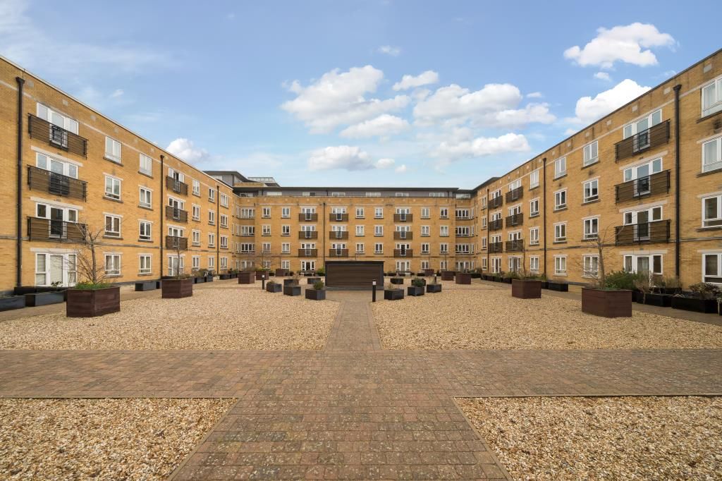 1 bed flat for sale in Hemel Hempstead, Hertfordshire WD4, £210,000