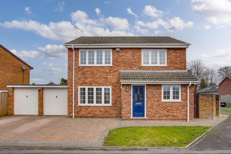 4 bed detached house for sale in Stocklands Way, Prestwood HP16, £735,000
