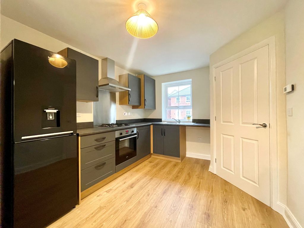 2 bed semi-detached house for sale in Cheltenham Crescent, Preston PR4, £159,950