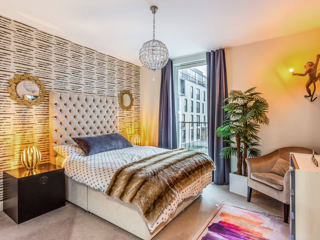 3 bed flat for sale in Victoria Bridge Road, Bath BA2, £575,000