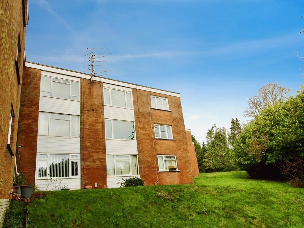 2 bed flat for sale in The Gables, The Southra, Dinas Powys CF64, £130,000
