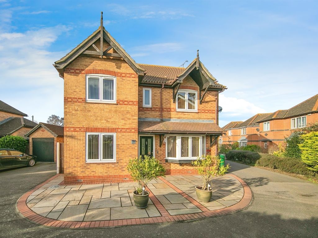 4 bed detached house for sale in Barrell Close, Frating, Colchester CO7, £400,000