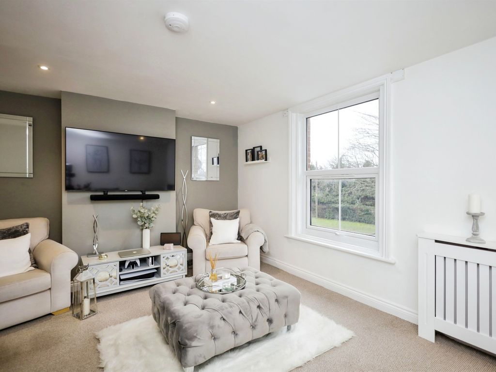 2 bed flat for sale in Battle Road, Hailsham BN27, £225,000