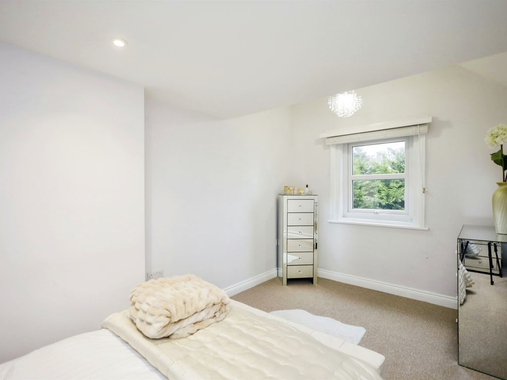 2 bed flat for sale in Battle Road, Hailsham BN27, £225,000