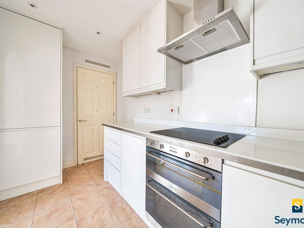 1 bed flat for sale in Guildford, Surrey GU1, £230,000