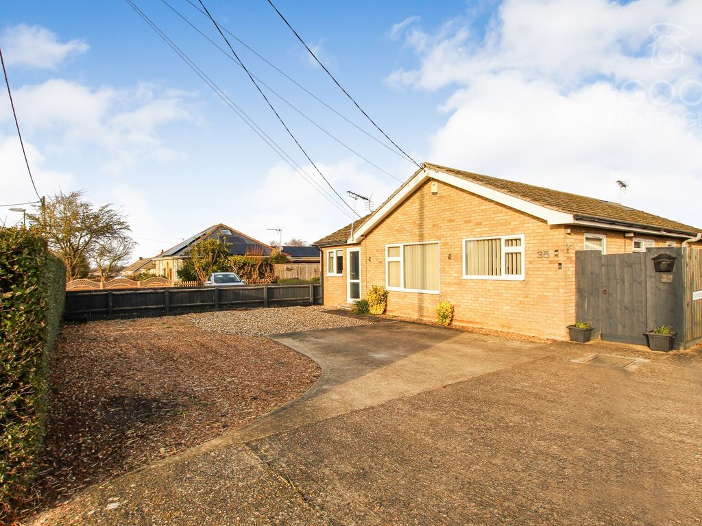3 bed bungalow for sale in Hall Barn Lane, Isleham CB7, £375,000
