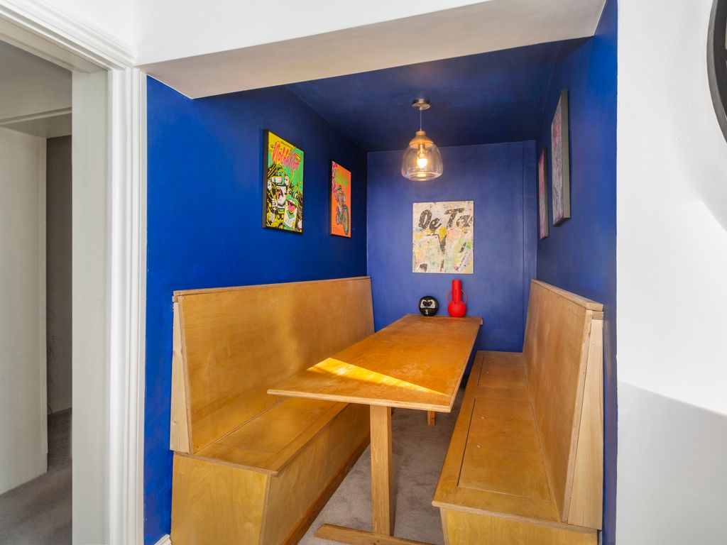 2 bed flat for sale in Westbourne Road, Barnsbury N7, £850,000