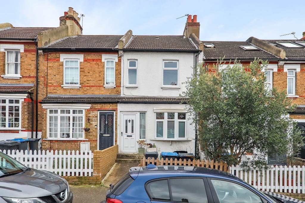 2 bed terraced house for sale in Biggin Hill, Upper Norwood, London, Greater London SE19, £475,000