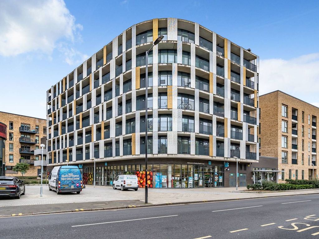 1 bed flat to rent in Dalston Lane, Dalston, London E8, £2,250 pcm