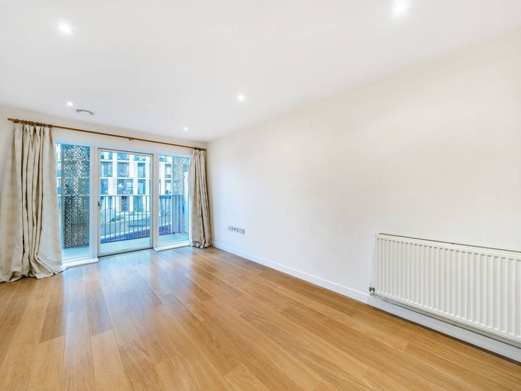 1 bed flat to rent in Dalston Lane, Dalston, London E8, £2,250 pcm