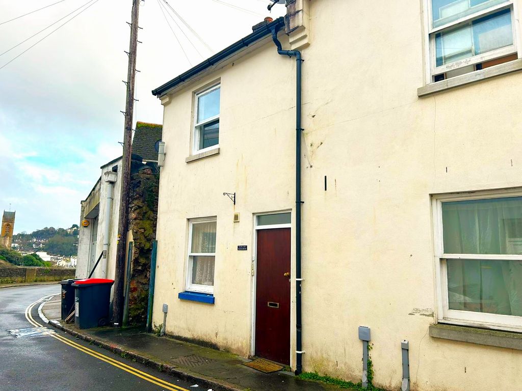 1 bed flat for sale in Melville Street, Torquay TQ2, £80,000