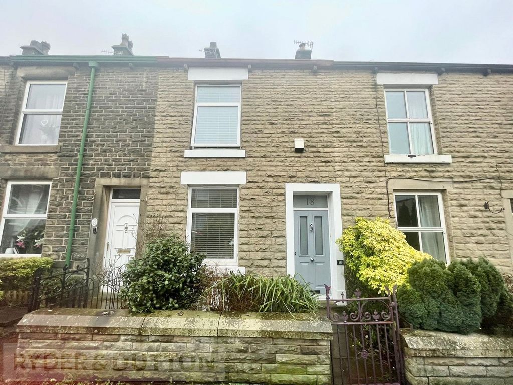 3 bed terraced house to rent in Shrewsbury Street, Glossop, Derbyshire SK13, £1,150 pcm