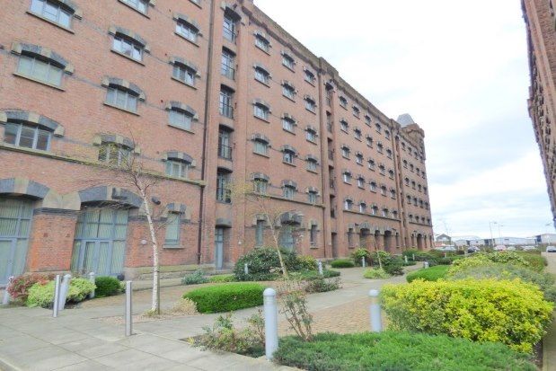 2 bed flat to rent in Dock Road, Birkenhead CH41, £850 pcm