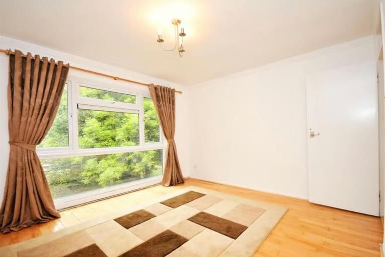 2 bed flat to rent in Fairbank, Taymount Rise, London SE23, £2,080 pcm