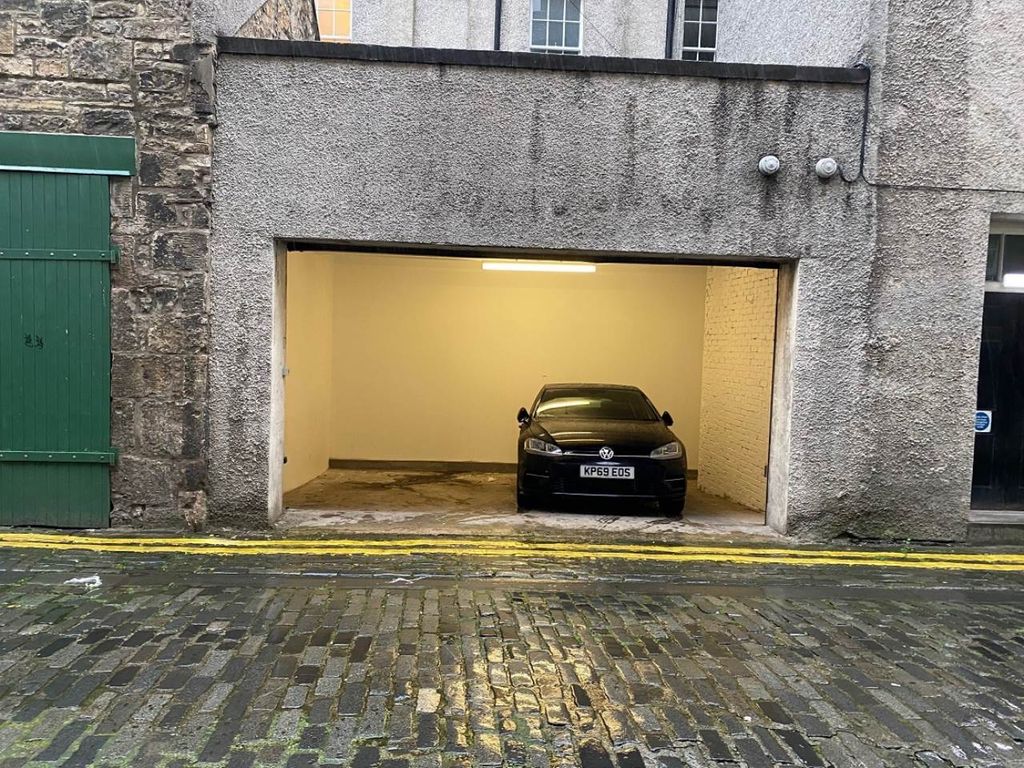 Parking/garage to rent in Thistle Street, New Town, Edinburgh EH2, £300 pcm