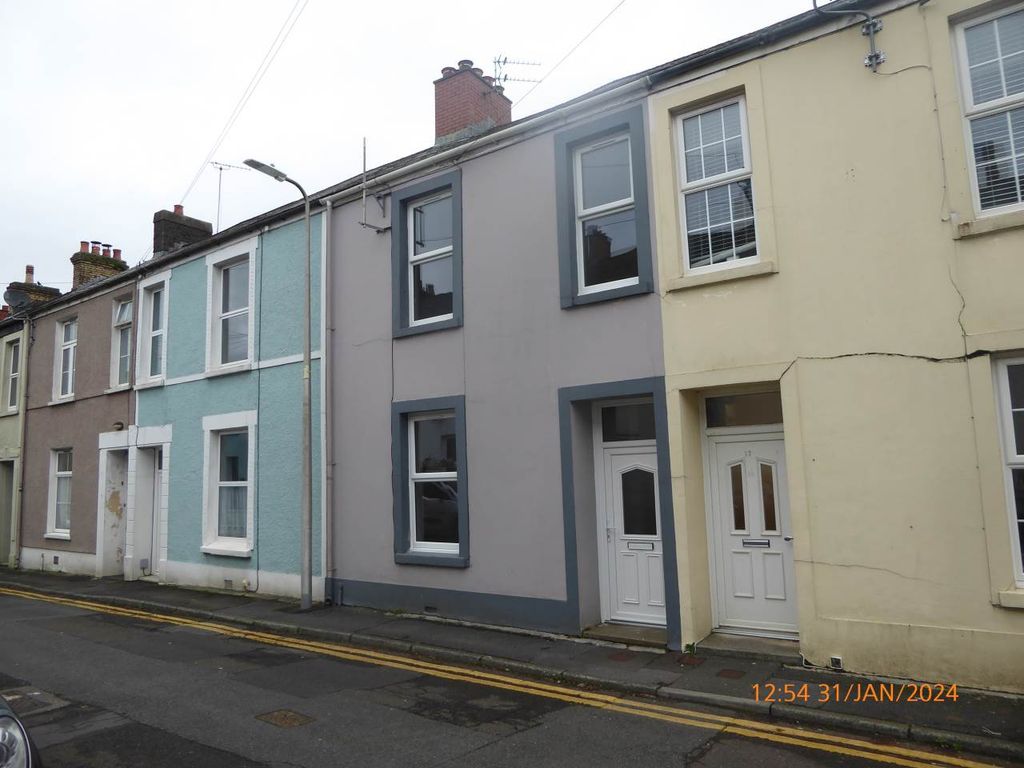3 bed terraced house to rent in Morley Street, Carmarthen SA31, £700 pcm