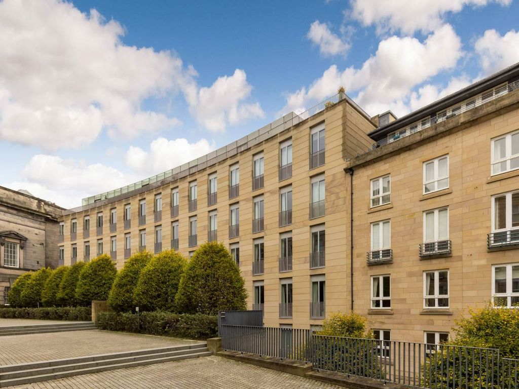 1 bed flat for sale in St Vincent Place, New Town, Edinburgh EH3, £225,000