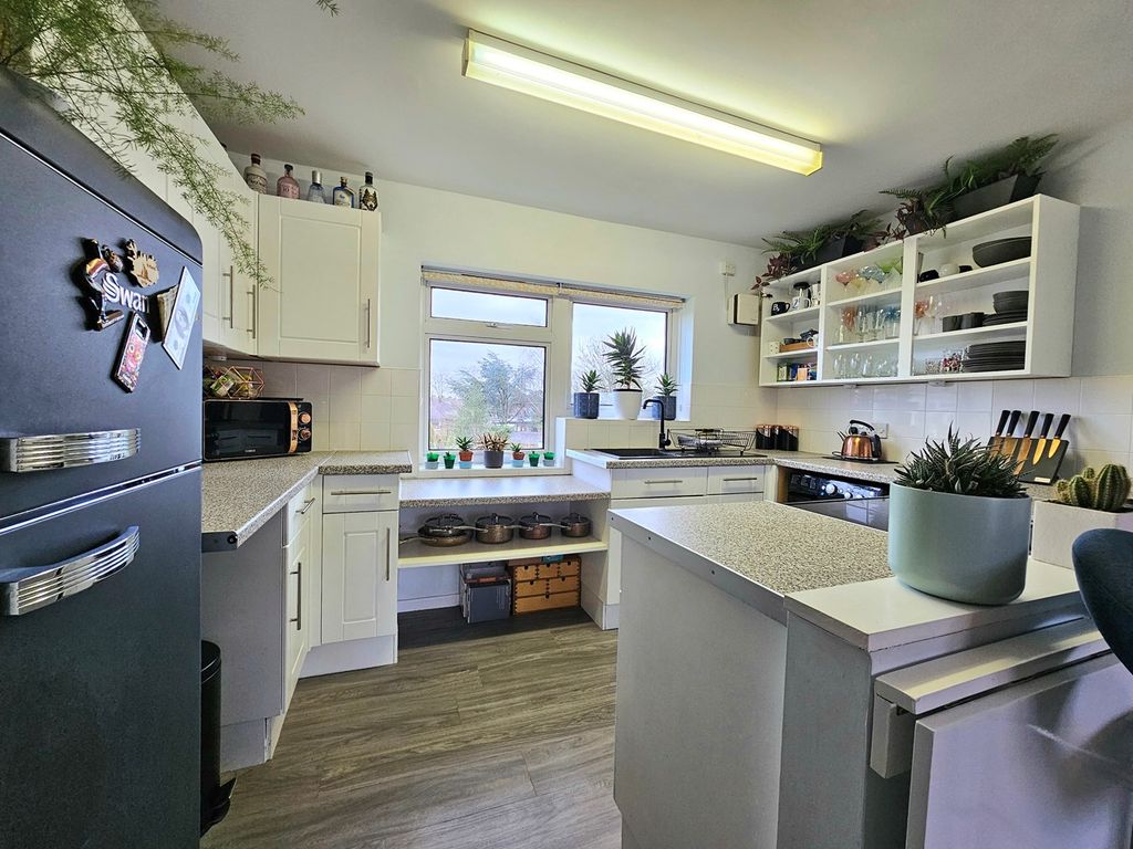 1 bed flat for sale in Woottens Close, Comberton, Cambridge CB23, £200,000