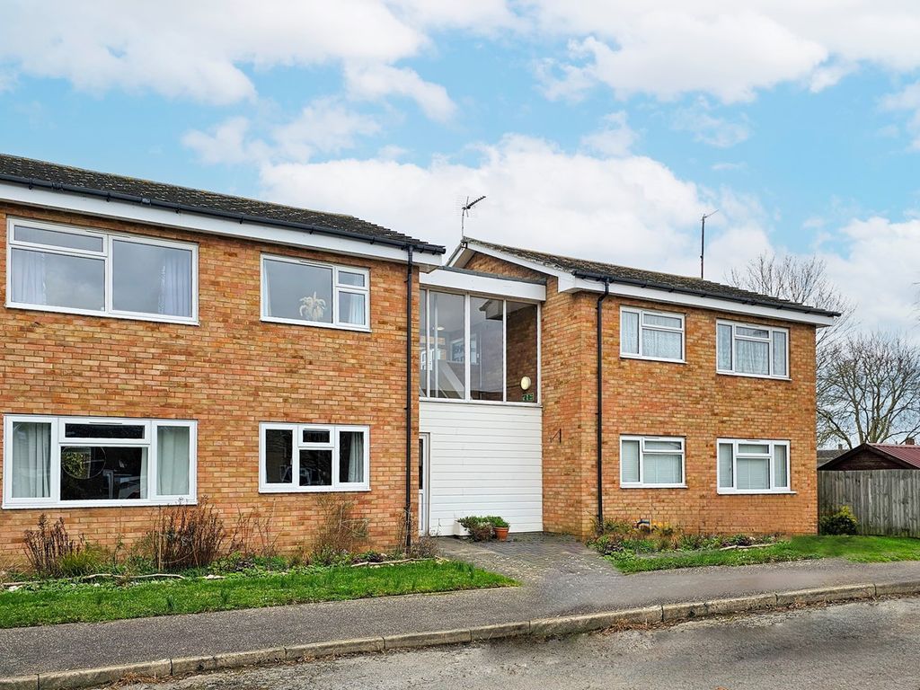 1 bed flat for sale in Woottens Close, Comberton, Cambridge CB23, £200,000