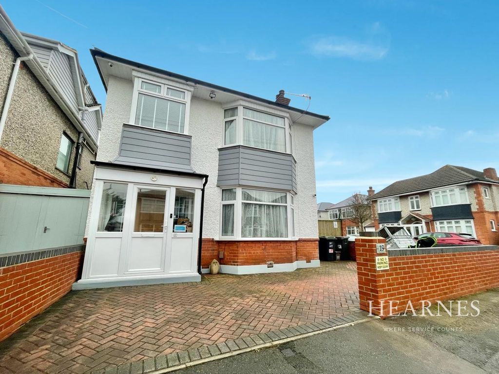 4 bed detached house for sale in Maclaren Road, Bournemouth BH9, £525,000