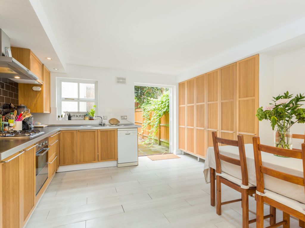 3 bed detached house for sale in Wakeham Street, London N1, £1,000,000