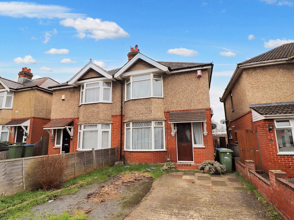 3 bed terraced house to rent in Regents Park Road, Millbrook, Southampton SO15, £1,350 pcm